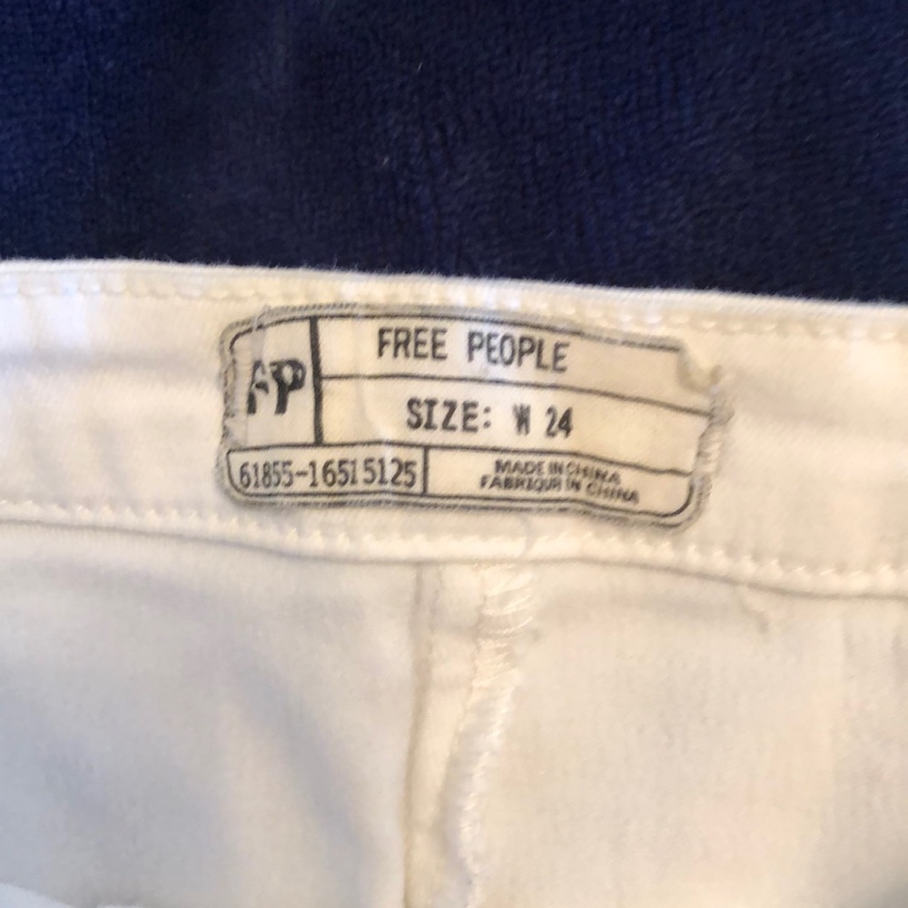 Free people white shorts. Worn once or twice - Picture 4 of 4